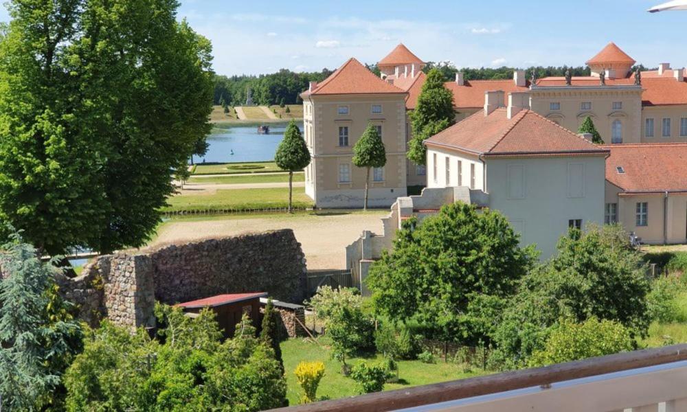 Loggiahaus Am Schloss, 5 Ferienwohnungen, Teils Mit Schloss- Und Seeblick Rheinsberg Bagian luar foto